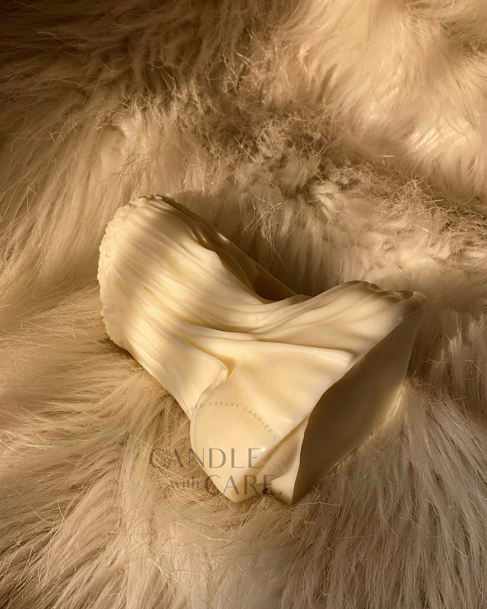 Veiled Lady